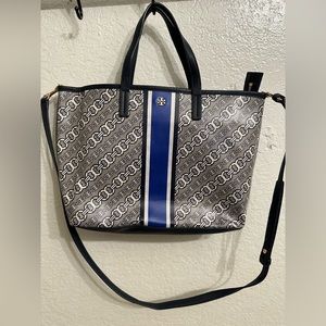 Selling this beautiful Tori Burch bag, only used a couple of times, good size.